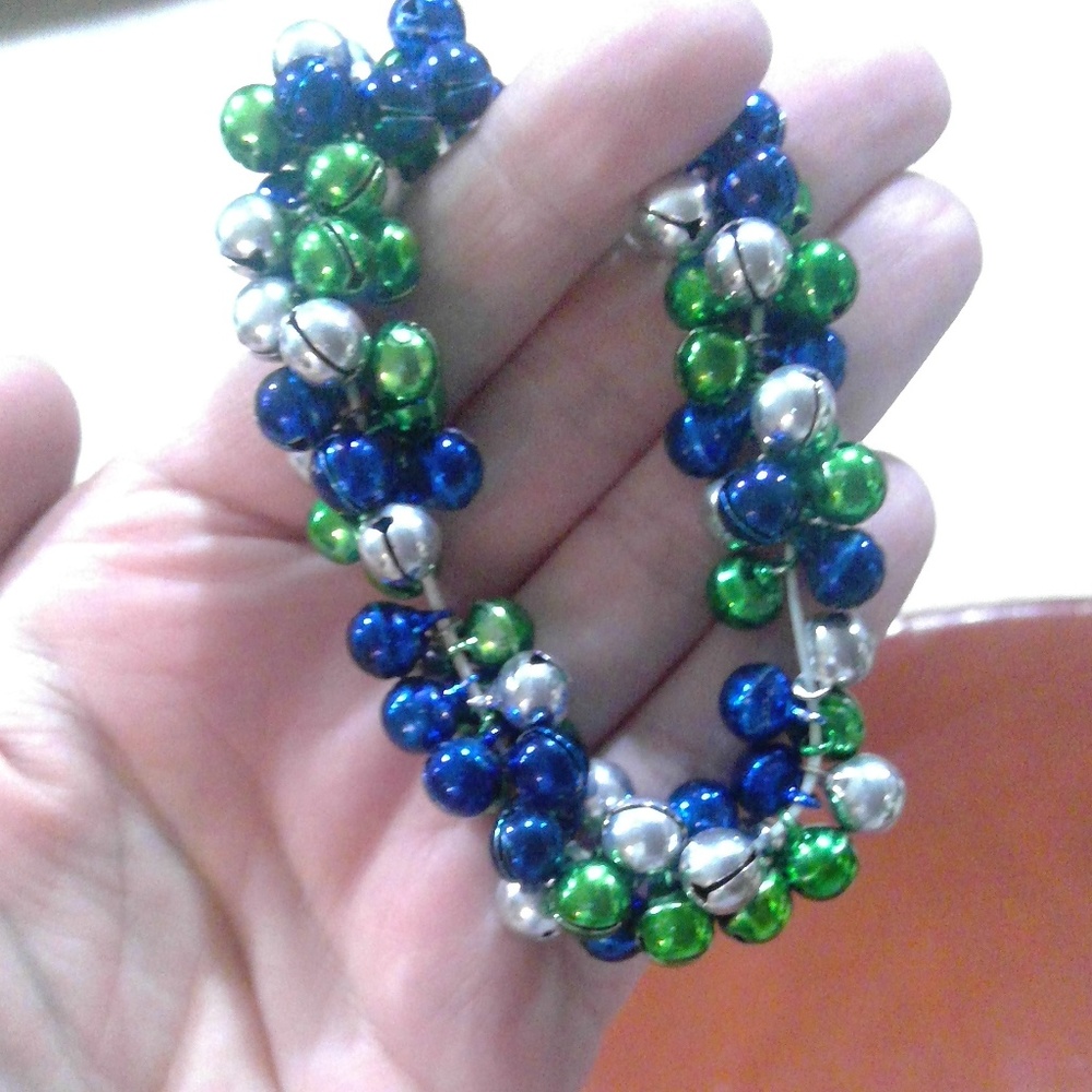 Seattle Seahawk 12th fan stretcy bell bracelet